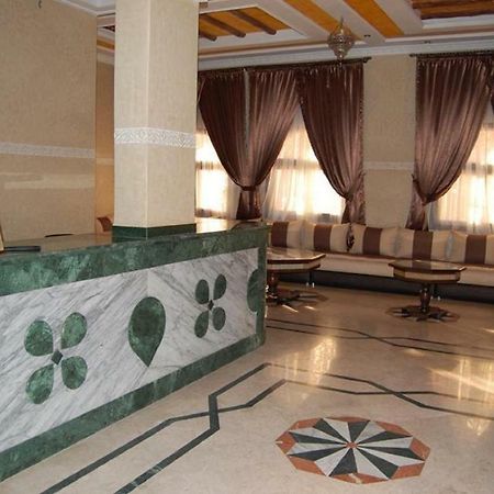 Hotel Amoudou فندق أمودو ティーズニート エクステリア 写真