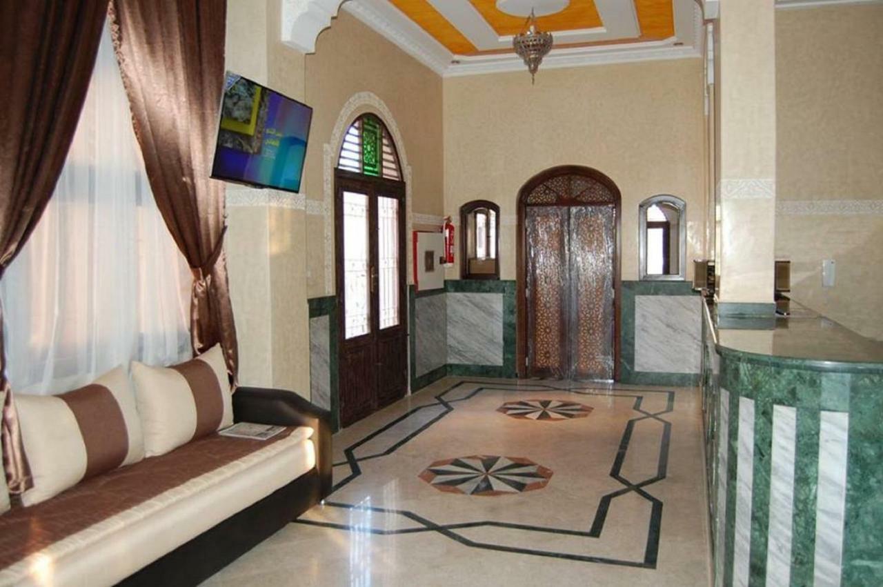 Hotel Amoudou فندق أمودو ティーズニート エクステリア 写真