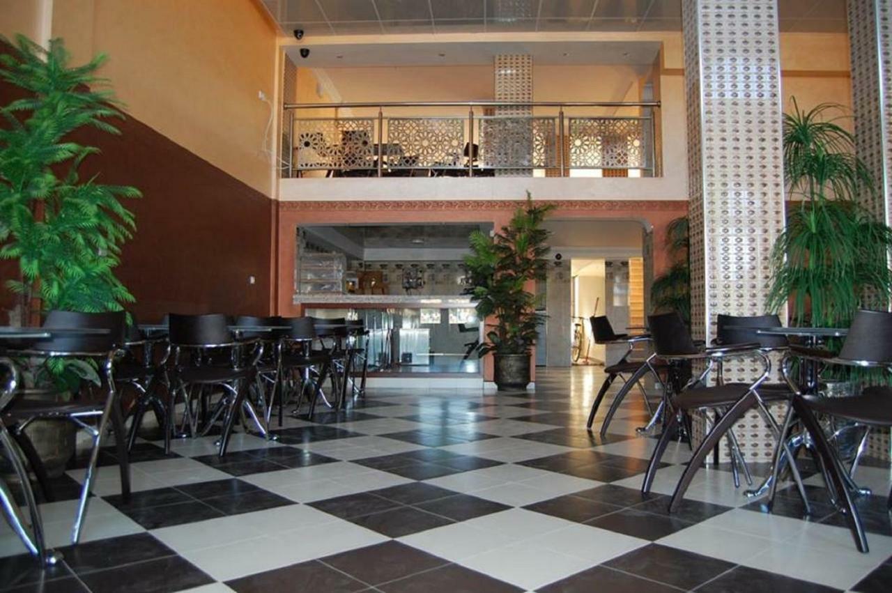 Hotel Amoudou فندق أمودو ティーズニート エクステリア 写真