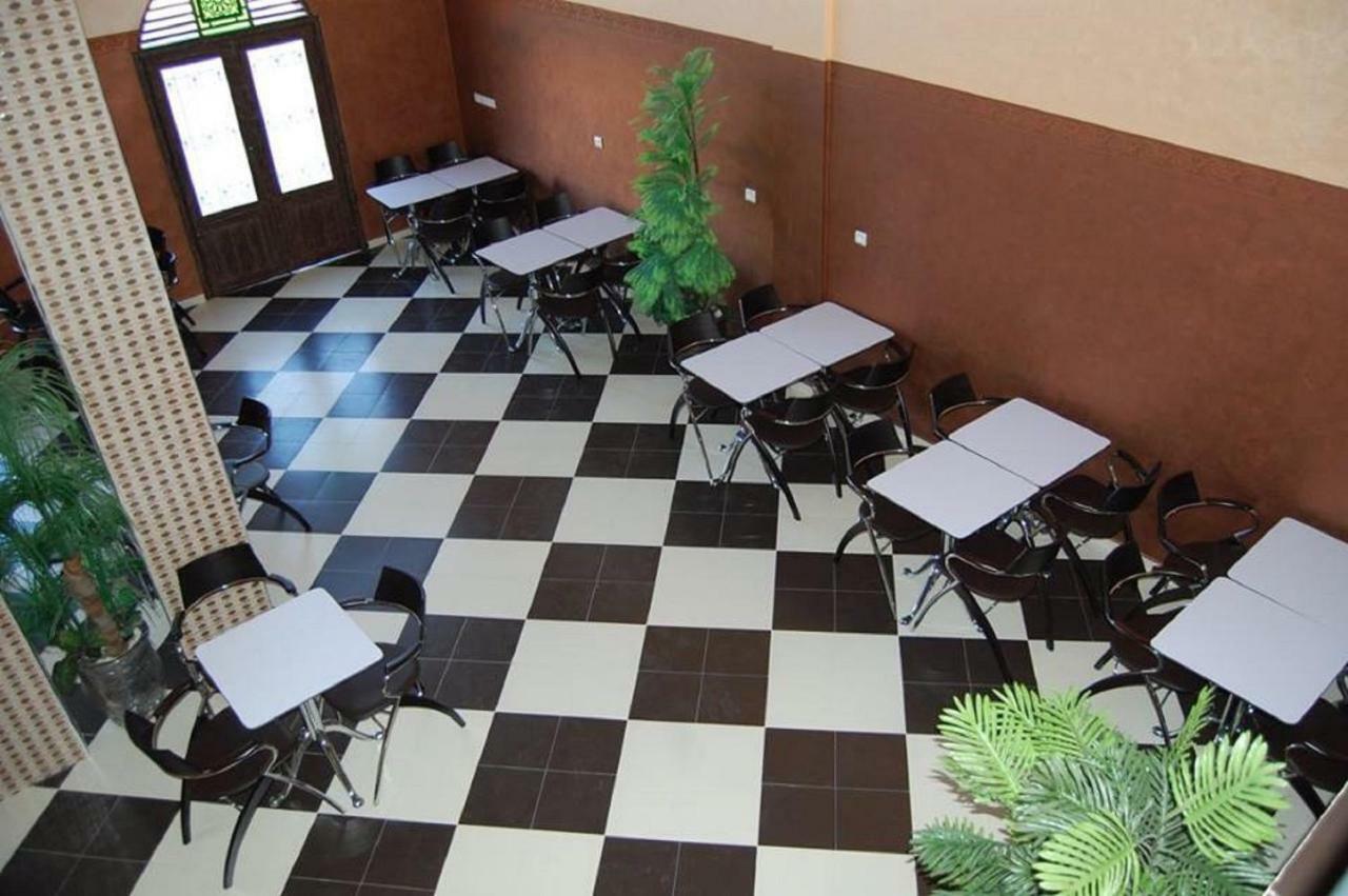 Hotel Amoudou فندق أمودو ティーズニート エクステリア 写真